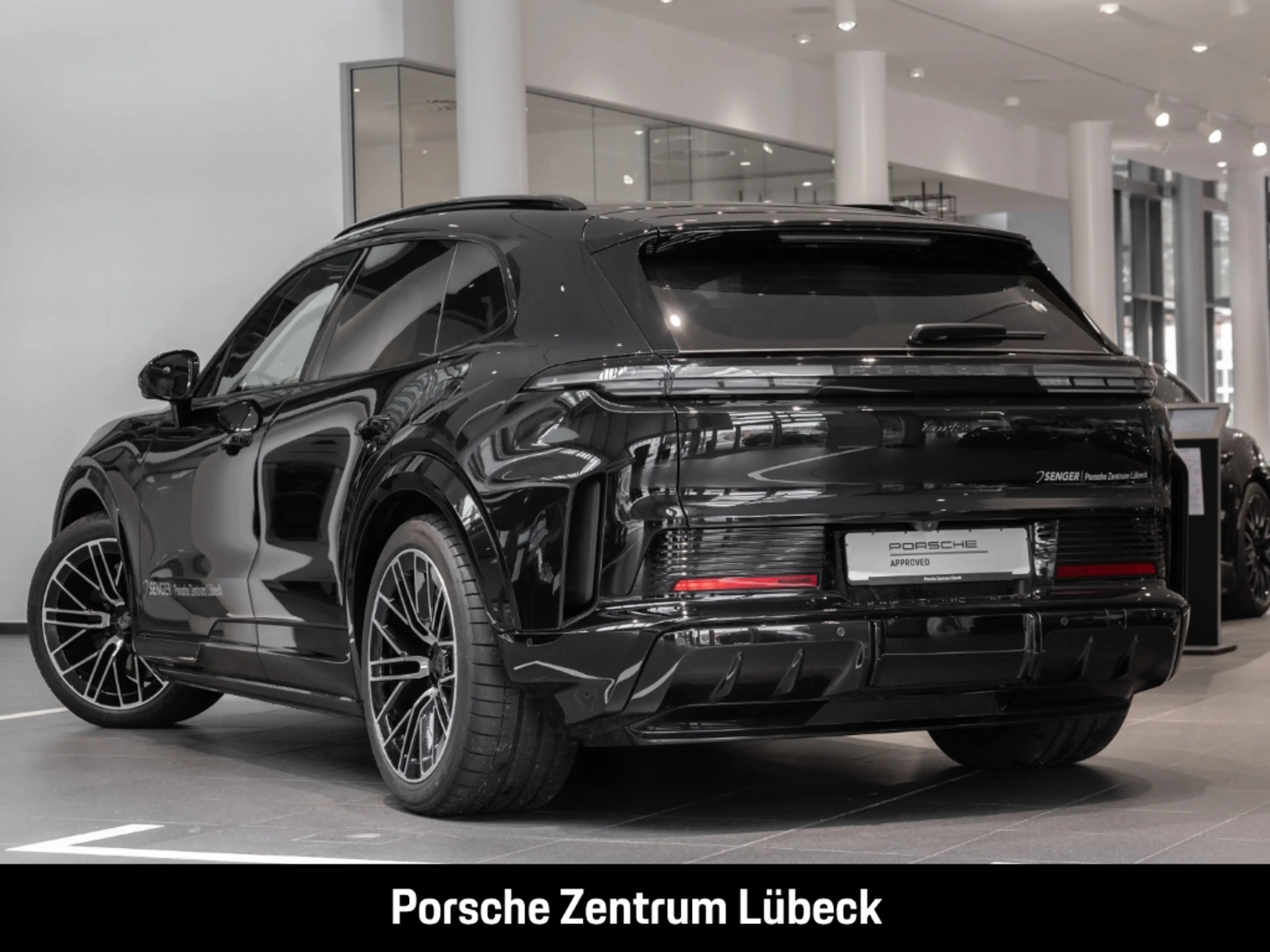 Porsche Cayenne Turbo Electric Burmester HA-Lenkung — photo 3