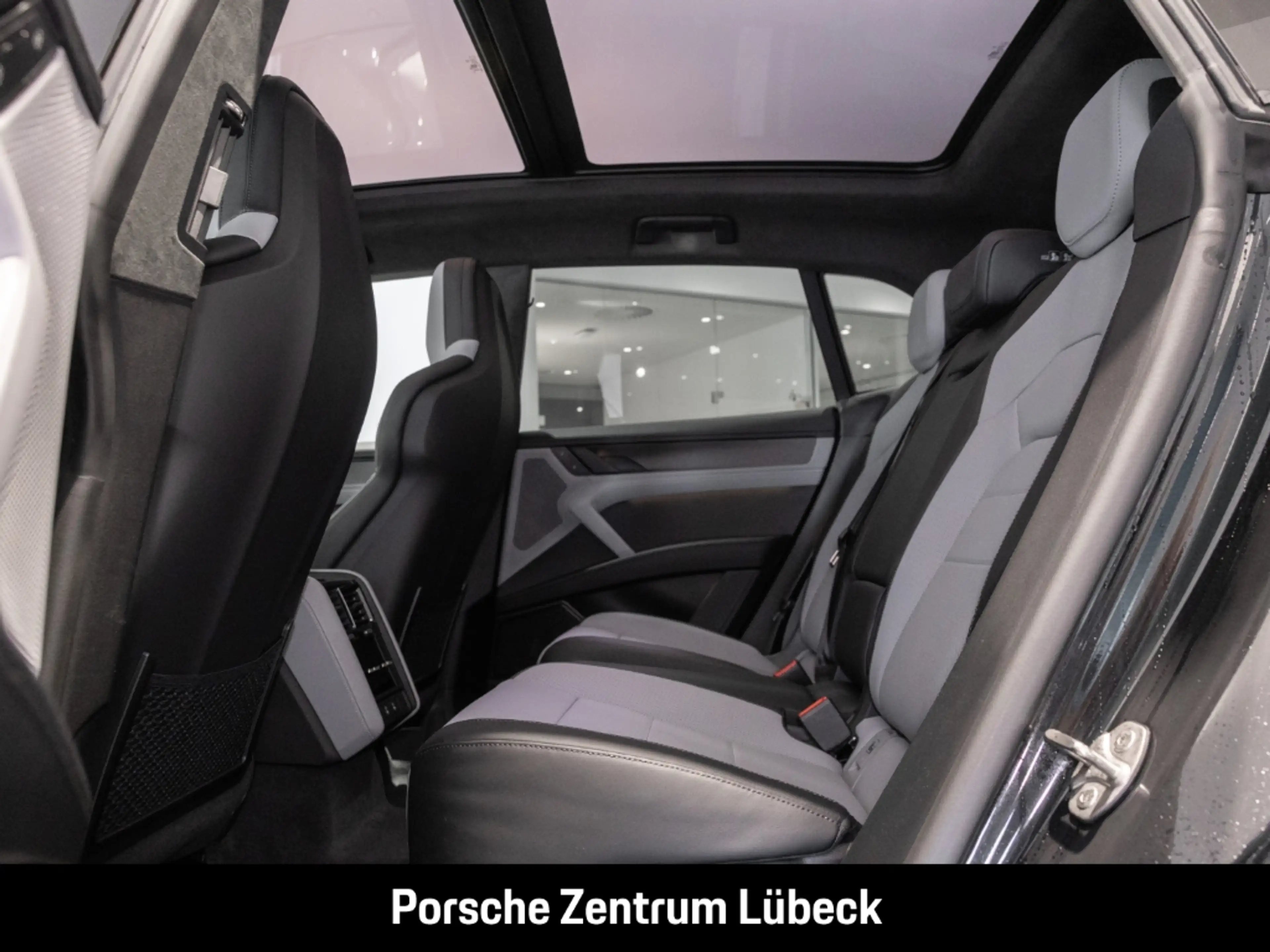 Porsche Cayenne Turbo Electric Burmester HA-Lenkung — photo 6