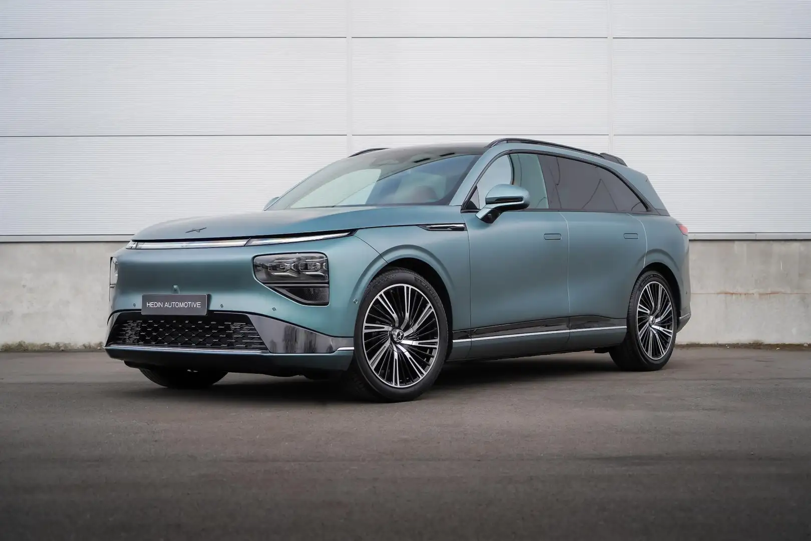 Xpeng G9 New AWD Performance Grau - 1