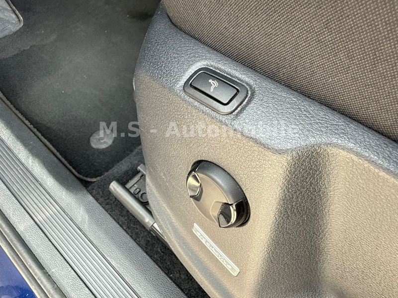 Volkswagen Touran 2.0TDI Highline DSG*2.Hand*LED*PDC*SHZ*CD — photo 12