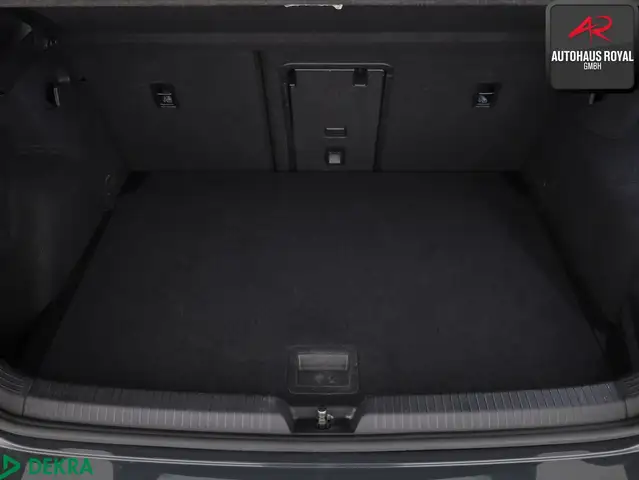 Volkswagen Golf view 13