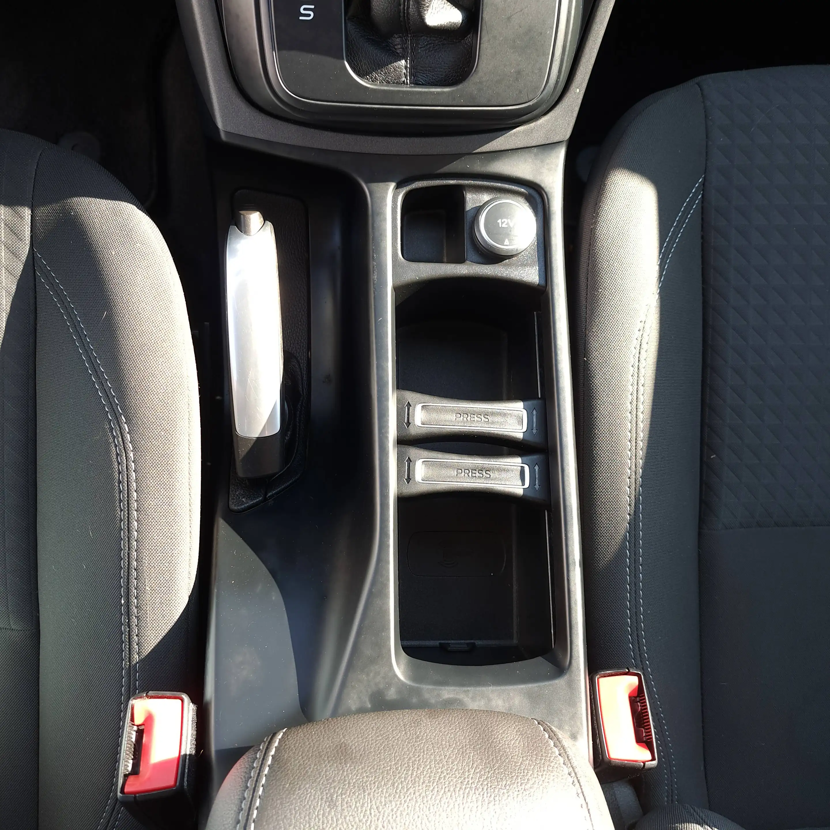 Ford Grand C-Max Grand C-Max 1.5 TDCi Titanium PowerShift (EU6.2) — photo 14