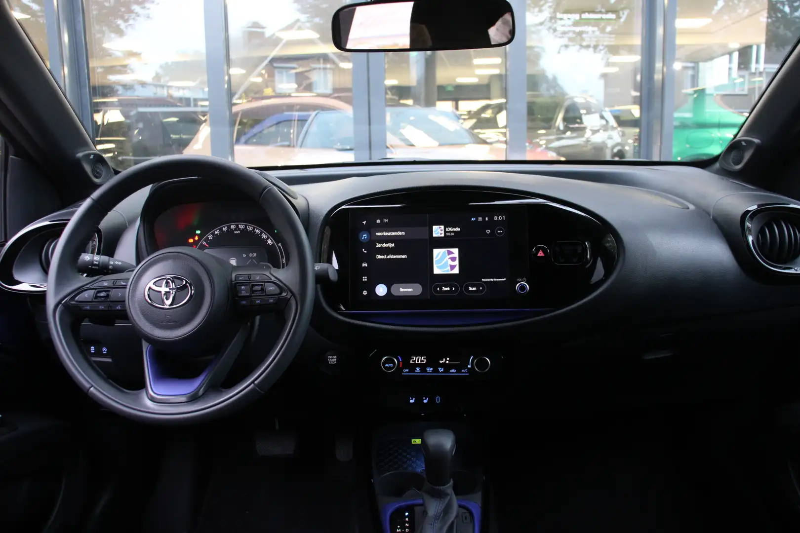 Toyota Aygo X 1.0 VVT-i S-CVT Envy Two-tone Automaat Bleu - 2