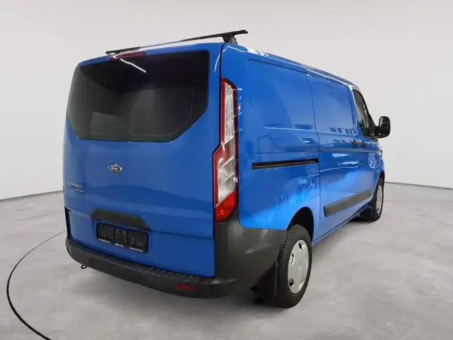 Ford Transit view 4