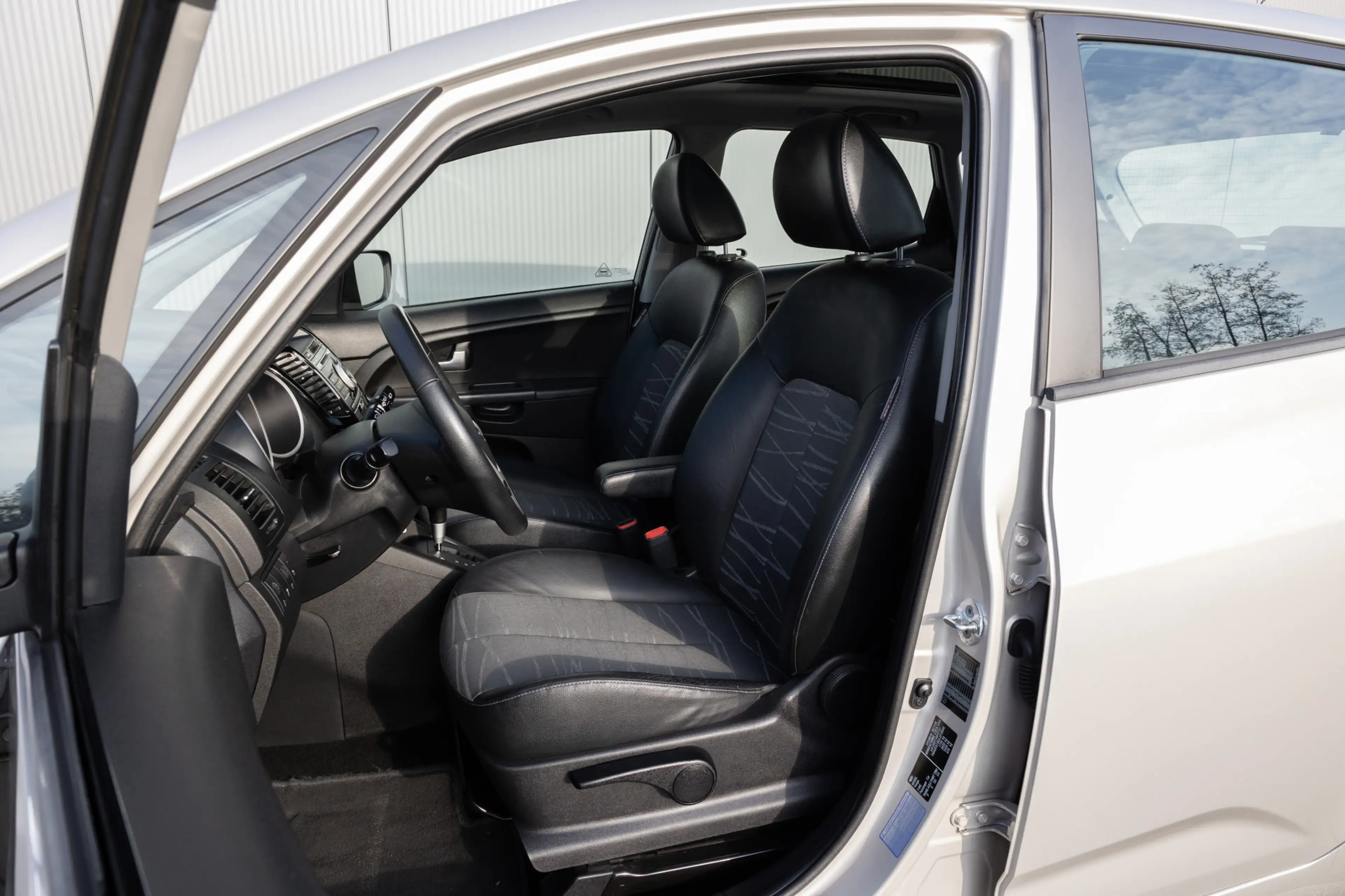 Kia Venga 1.6 | TREKHAAK | PANORAMADAK | NL AUTO | NAP — photo 8