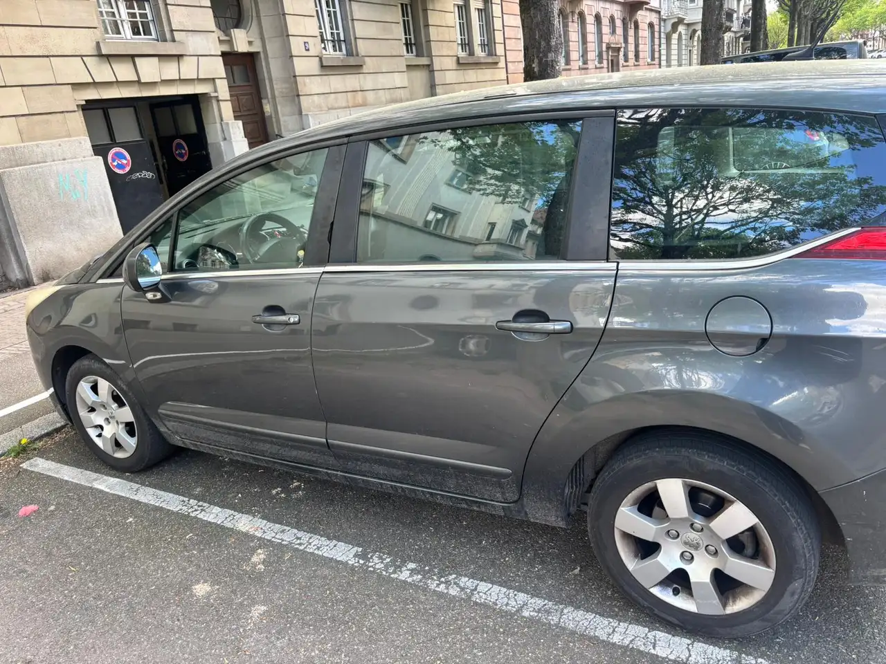 Peugeot 5008 1.6 HDi 110ch FAP BVM6 Business Pack 5pl