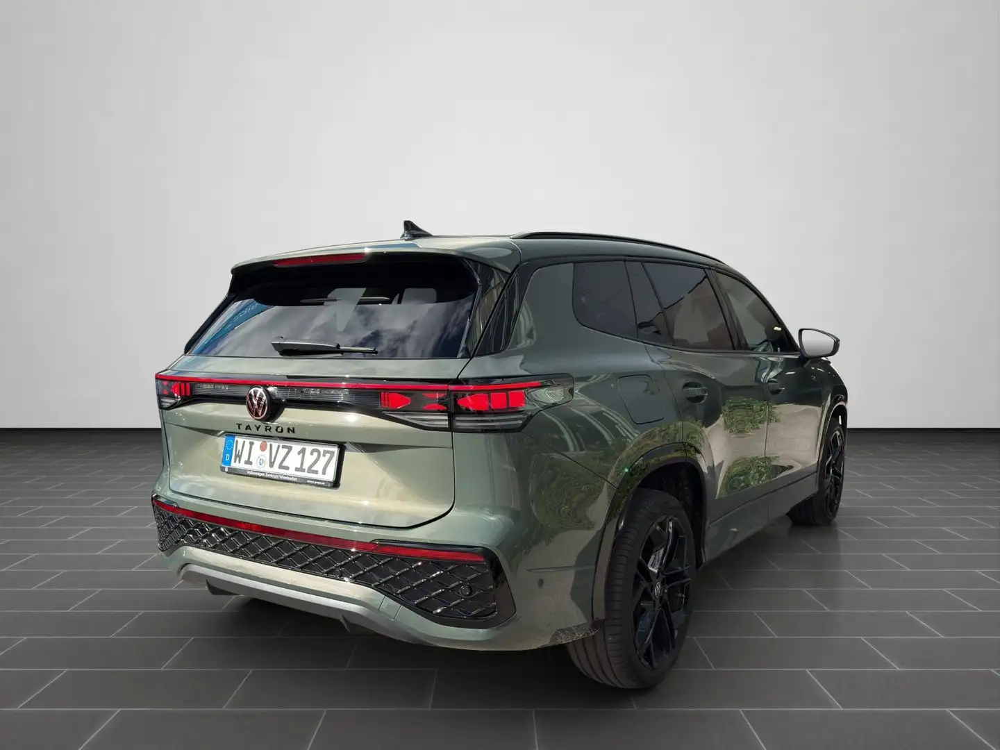 Volkswagen Tayron R-Line 2.0 TDI 4MOTION DSG BLACKSTYLE AHK Grün - 2