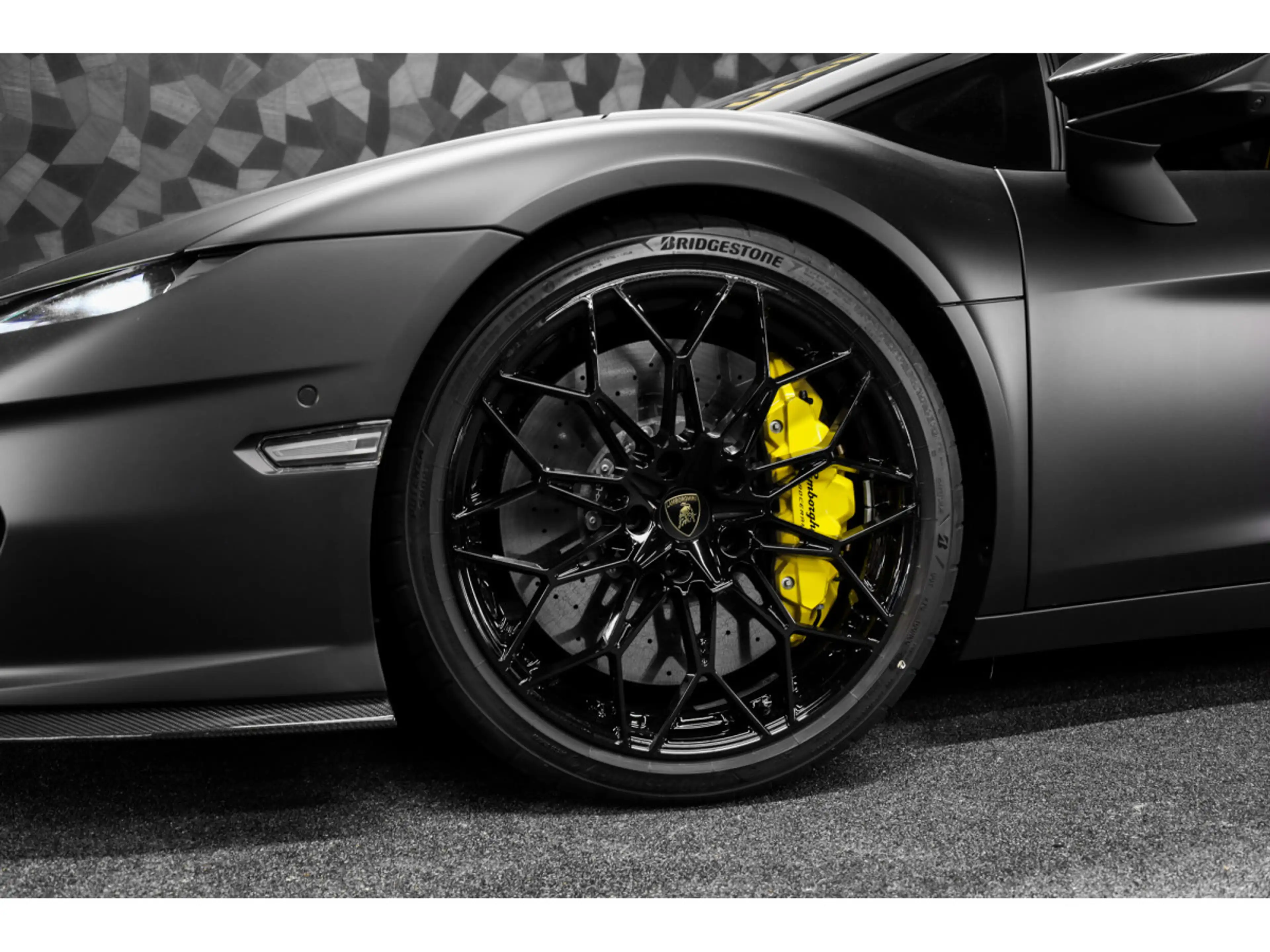 Lamborghini Temerario V8 - NERO NEMESIS — photo 13