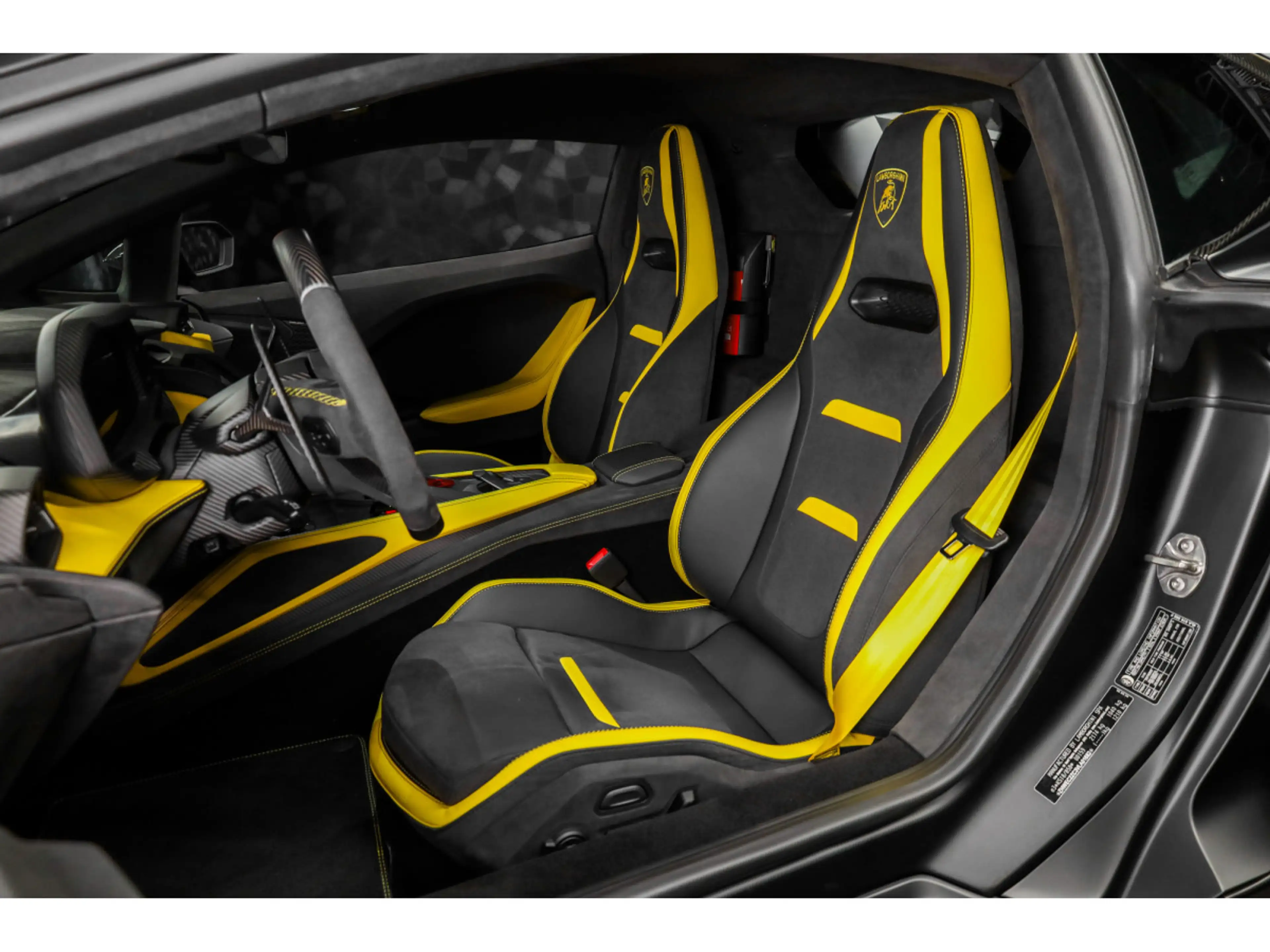 Lamborghini Temerario V8 - NERO NEMESIS — photo 9