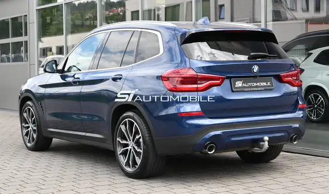 BMW X3 view 3