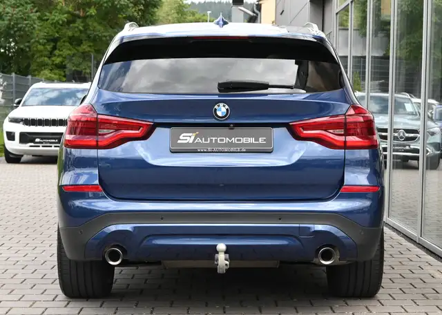 BMW X3 view 4