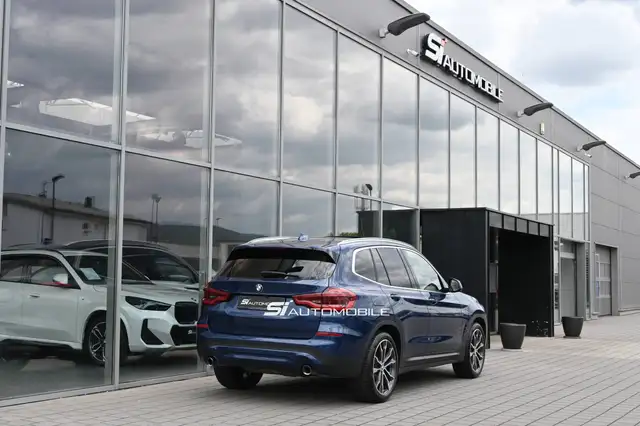 BMW X3 view 5