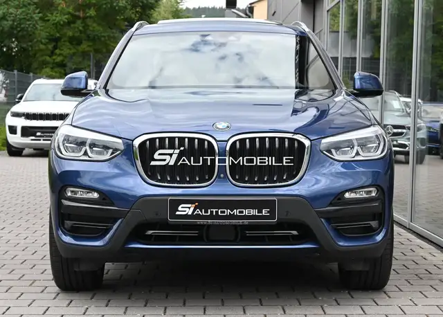 BMW X3 view 8