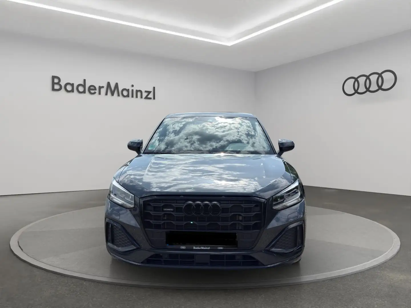 Audi Q2 35 2.0 TDI advanced quattro Grau - 2