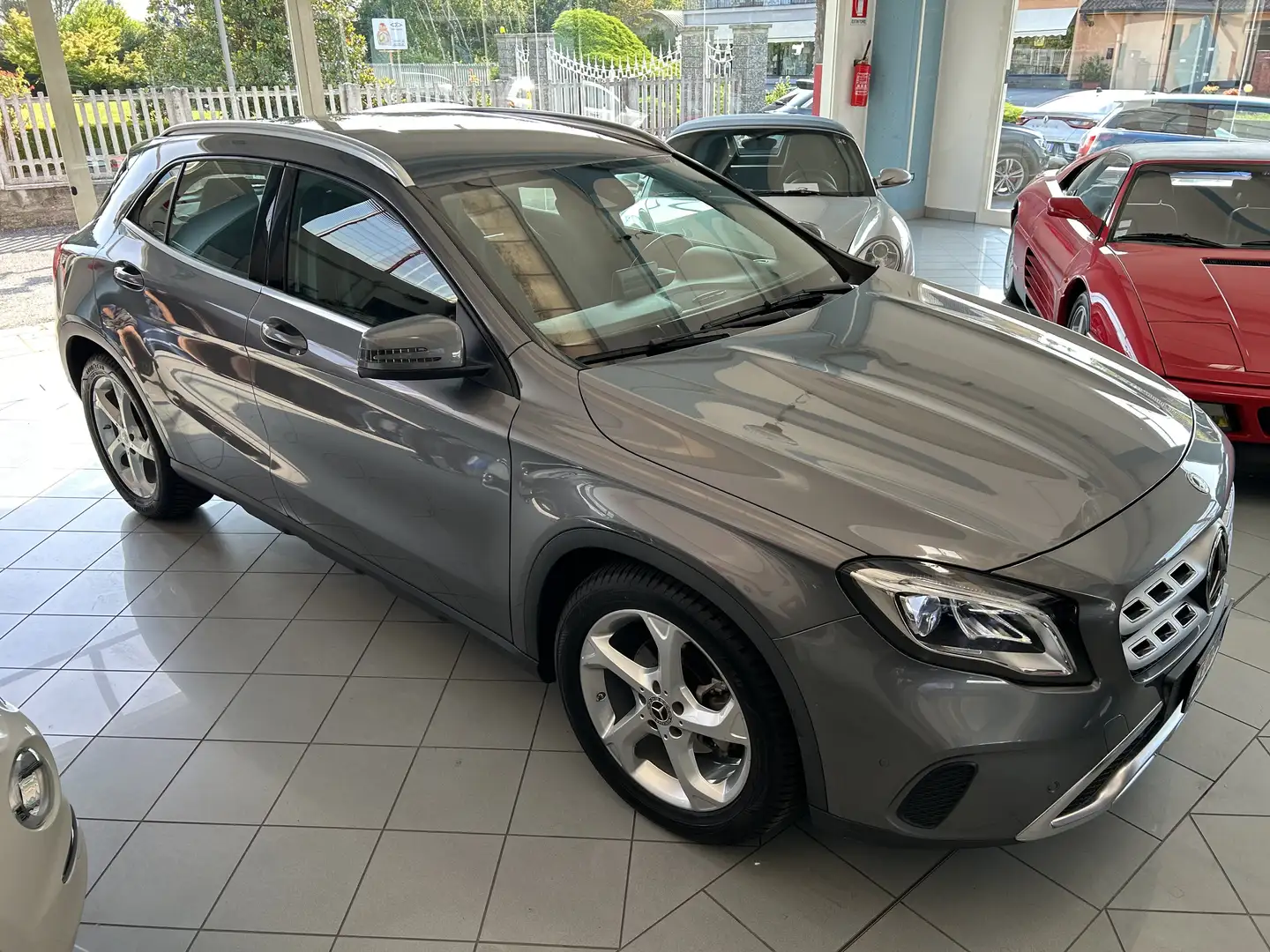 Mercedes-Benz GLA 180 GLA 180 Sport auto Grigio - 2
