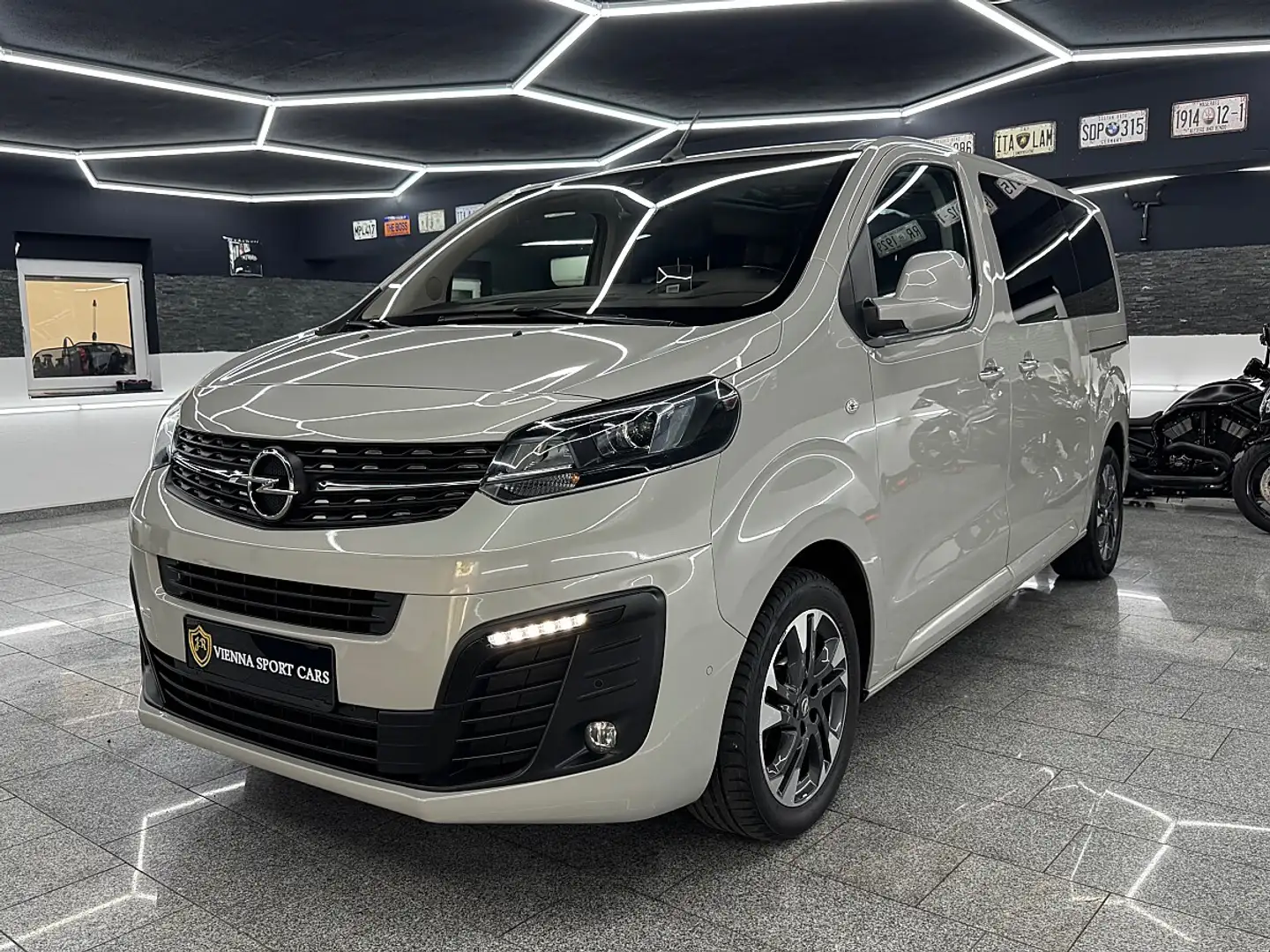 Opel Zafira Life 2,0 CDTI Innovation L2*Voll-Ausstattung* Grau - 1