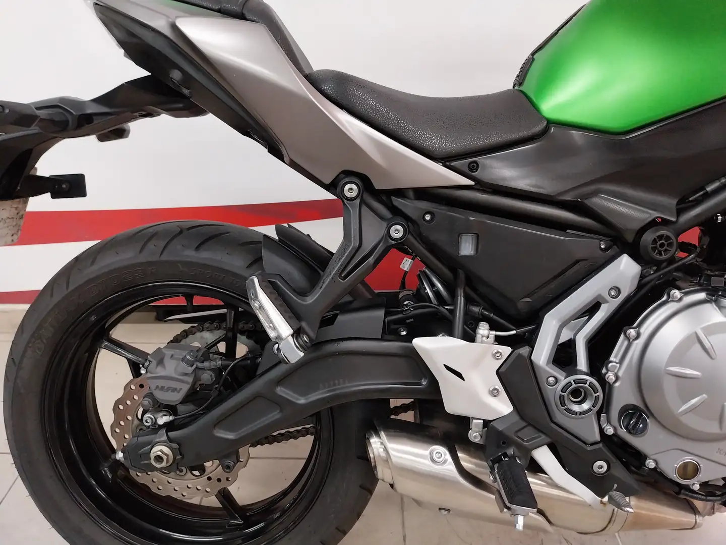 Kawasaki Z 650 Vert - 2