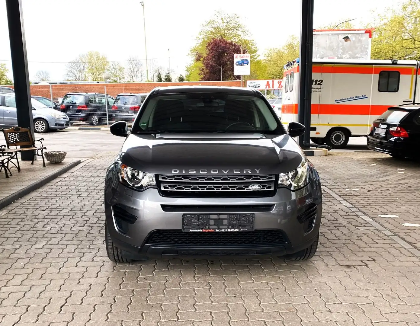 Land Rover Discovery Sport /TD4/150PS/4WD HSE/Navi/81000 KM Gris - 2