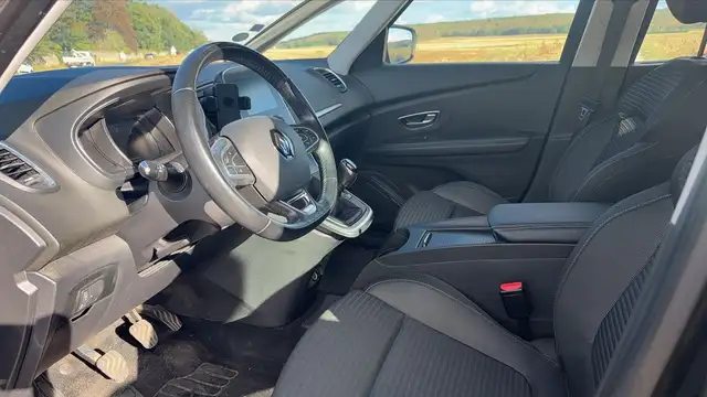 Renault Grand Scenic view 8
