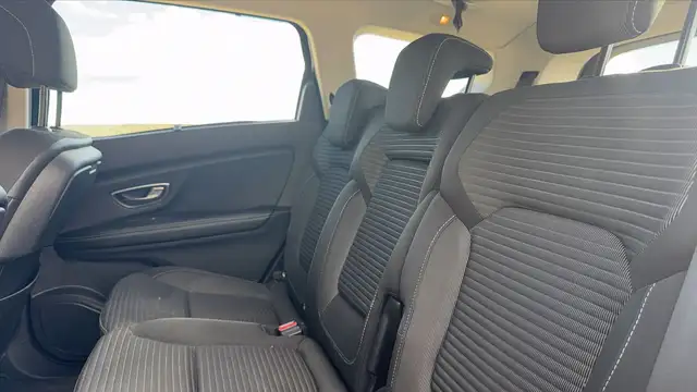 Renault Grand Scenic view 9