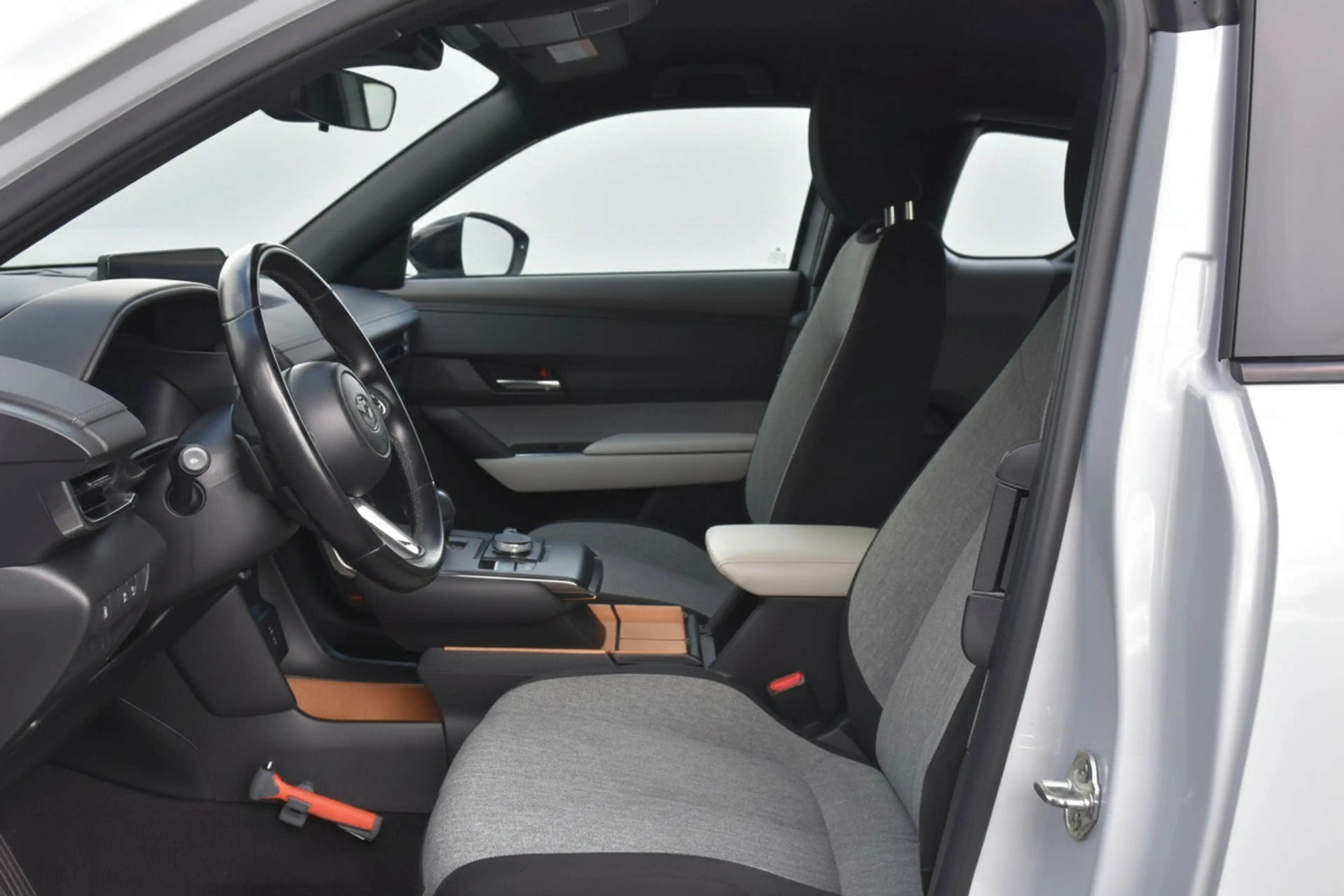 Mazda MX-30 e-SkyActiv 145 36 kWh | SOH 93% — photo 10