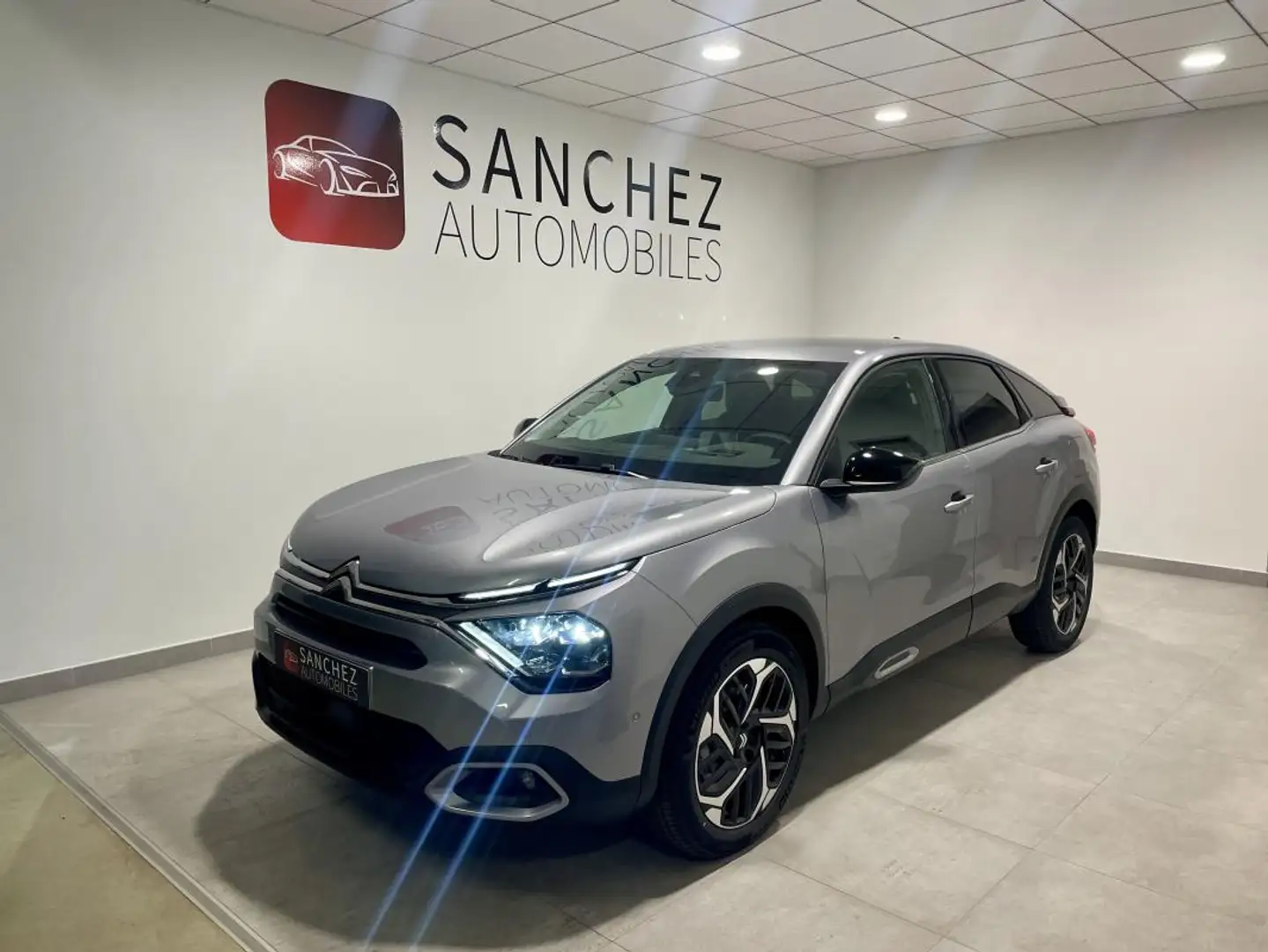 Citroen C4 III 1.5 BLUEHDI 130 EAT8 MAX Gris - 1