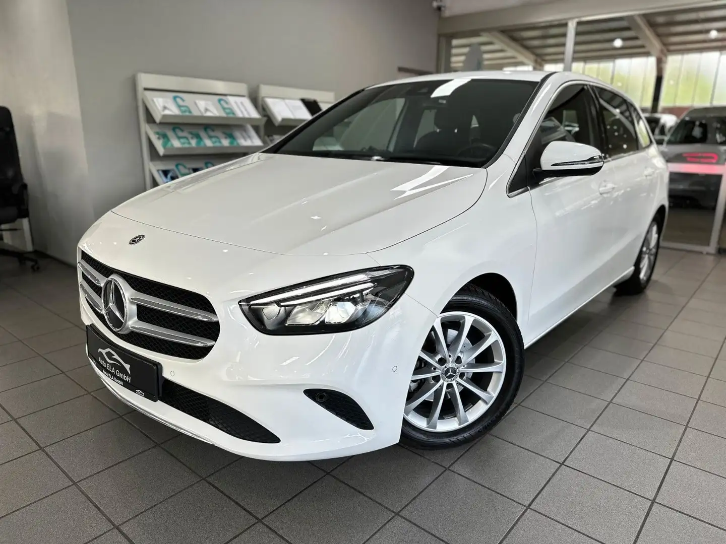 Mercedes-Benz B 180 Progressive Automatik|AHK|Navi|LED|PDC Wit - 2