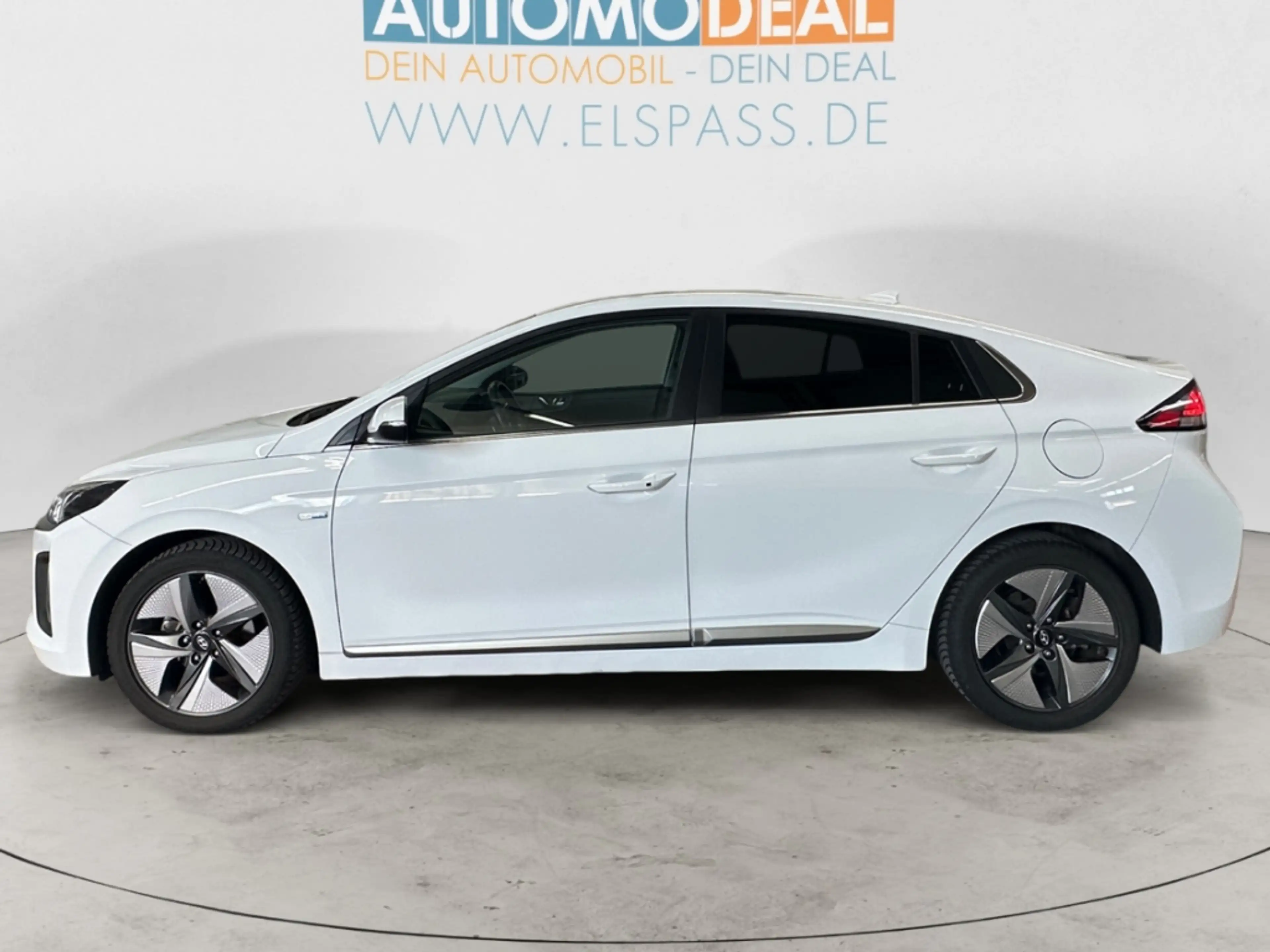 Hyundai IONIQ Style GDI MILD-HYBRID ALLWETTER NAV LED DIG-DISPLA — photo 8