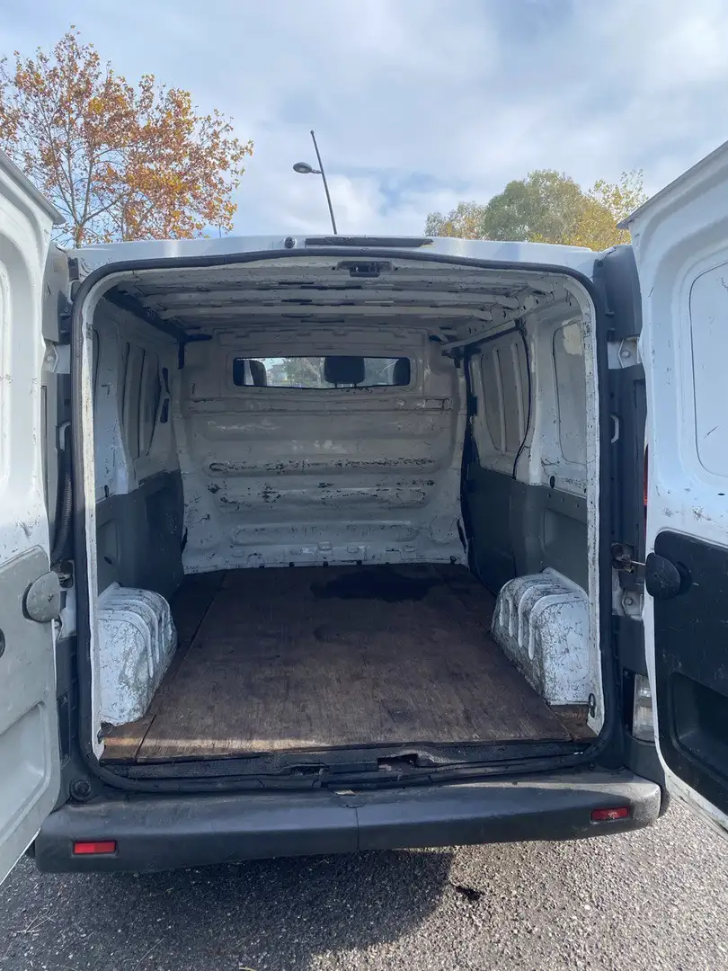 Nissan Primastar bijela - 2