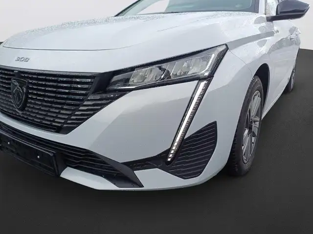 Peugeot 308 view 9
