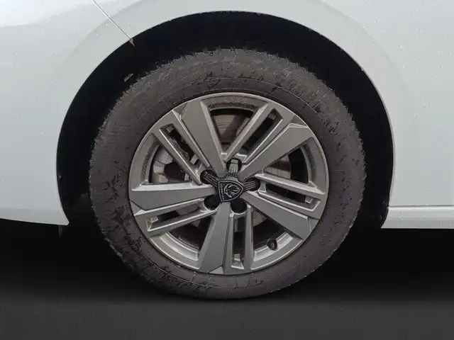 Peugeot 308 view 8