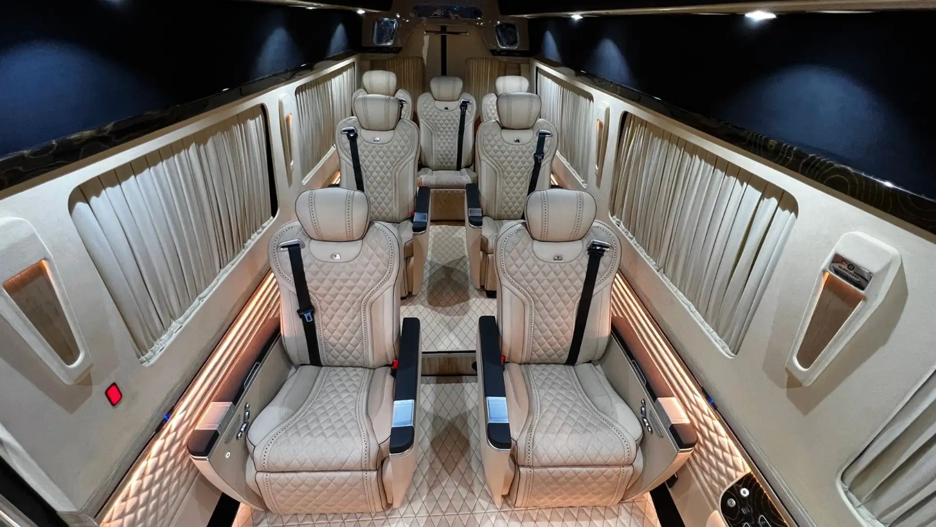 Mercedes-Benz Sprinter 519 Luxus VIP First Class Edition 319 Zwart - 1
