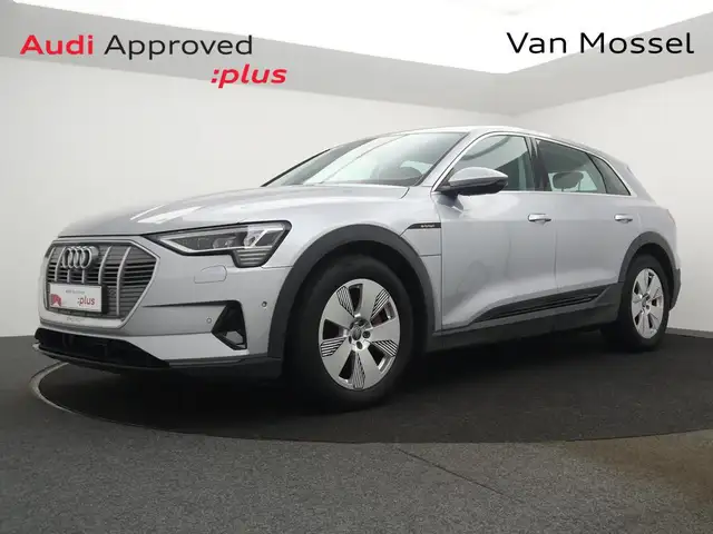 Audi e-tron Audi e-tron 50 QUATTRO 313PK *AUTOMAAT*360° CAMERA*TREKHAAK*LEDER*NAVI*CRUISE*APP*CONNECT*...*