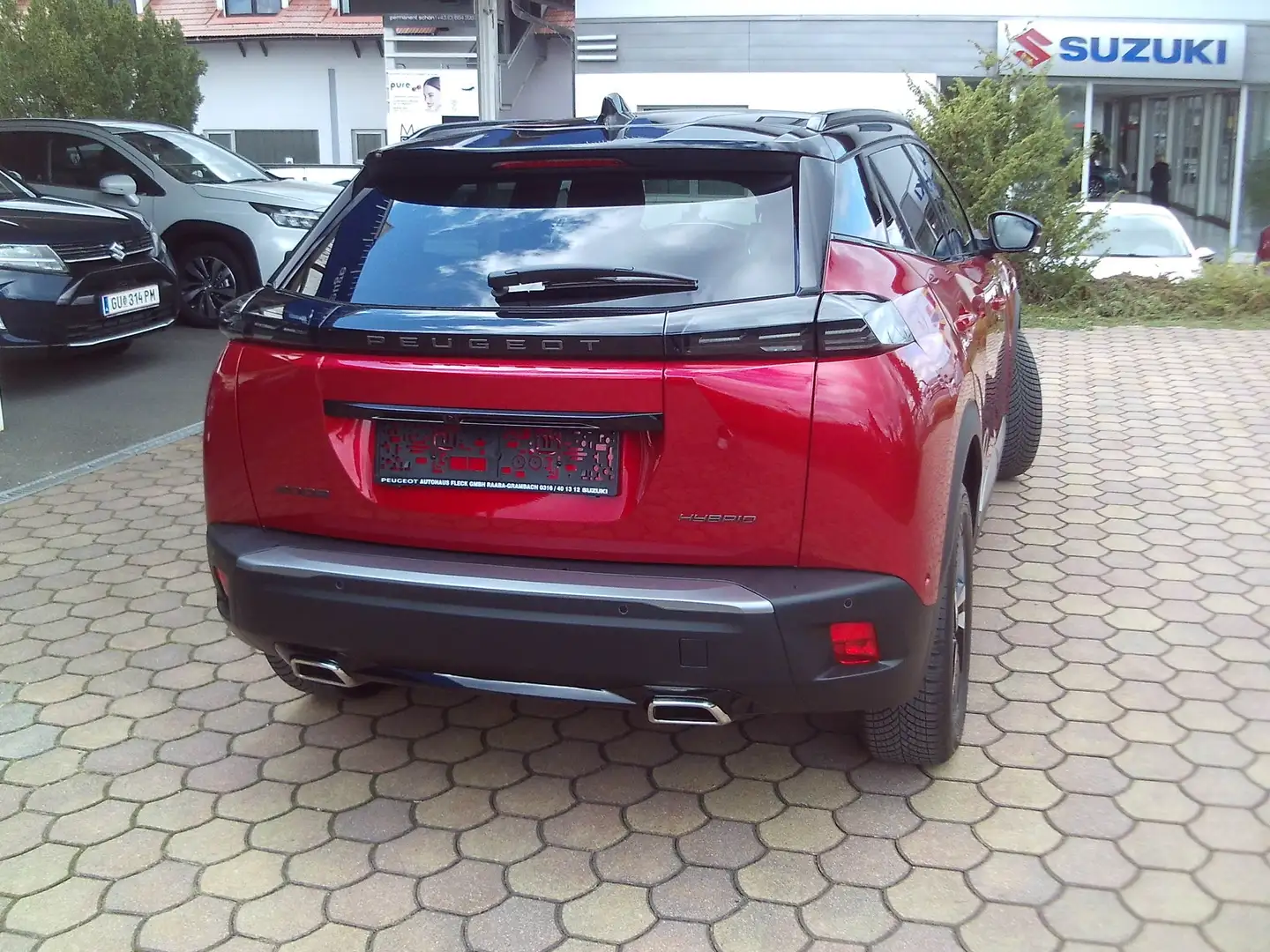 Peugeot 2008 GT Hybrid 145 e-DCS6 Rot - 2