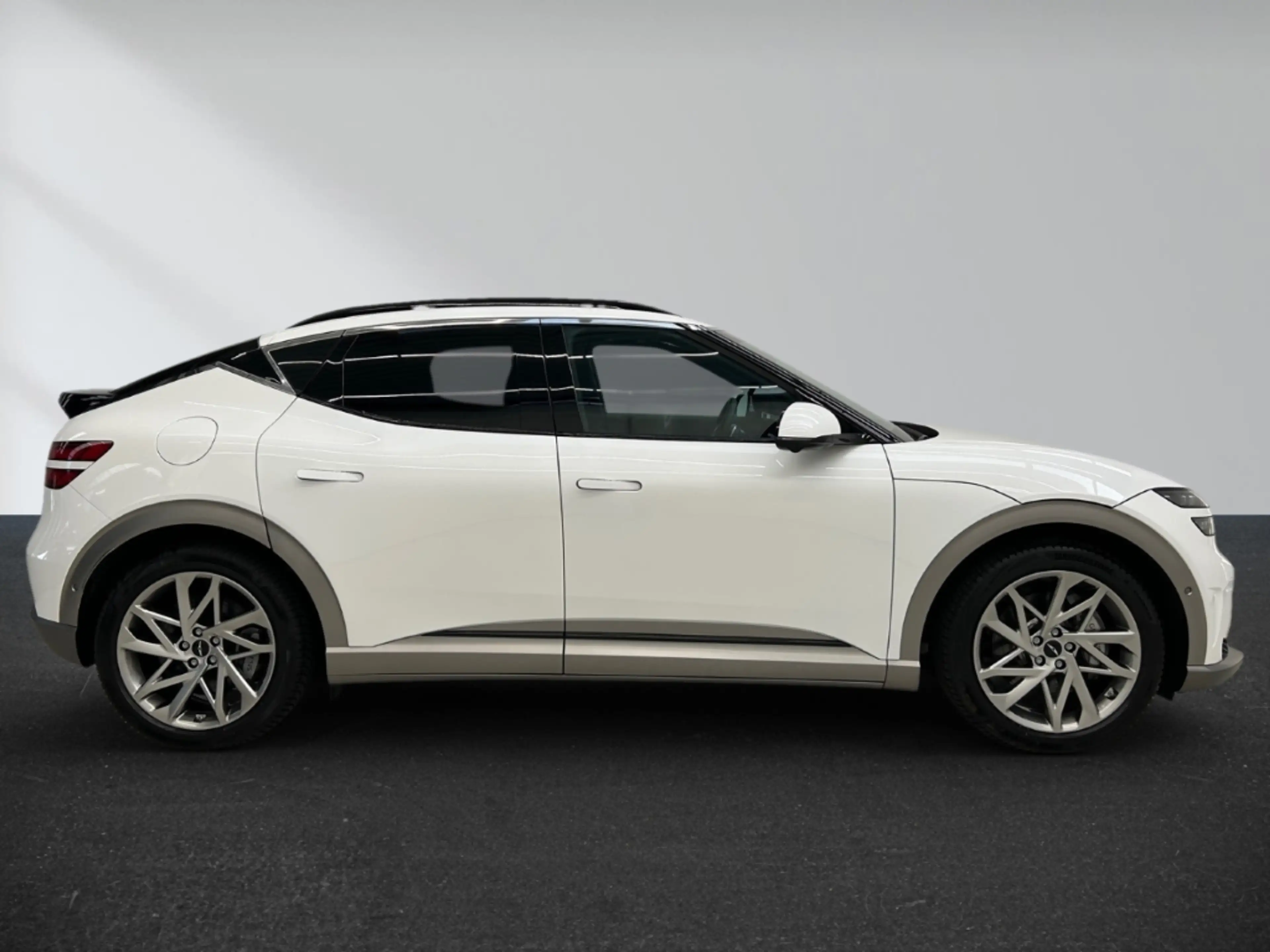 Genesis GV60 Sport Elektro 4WD Sportpaket Panorama Memory Sitze — photo 5
