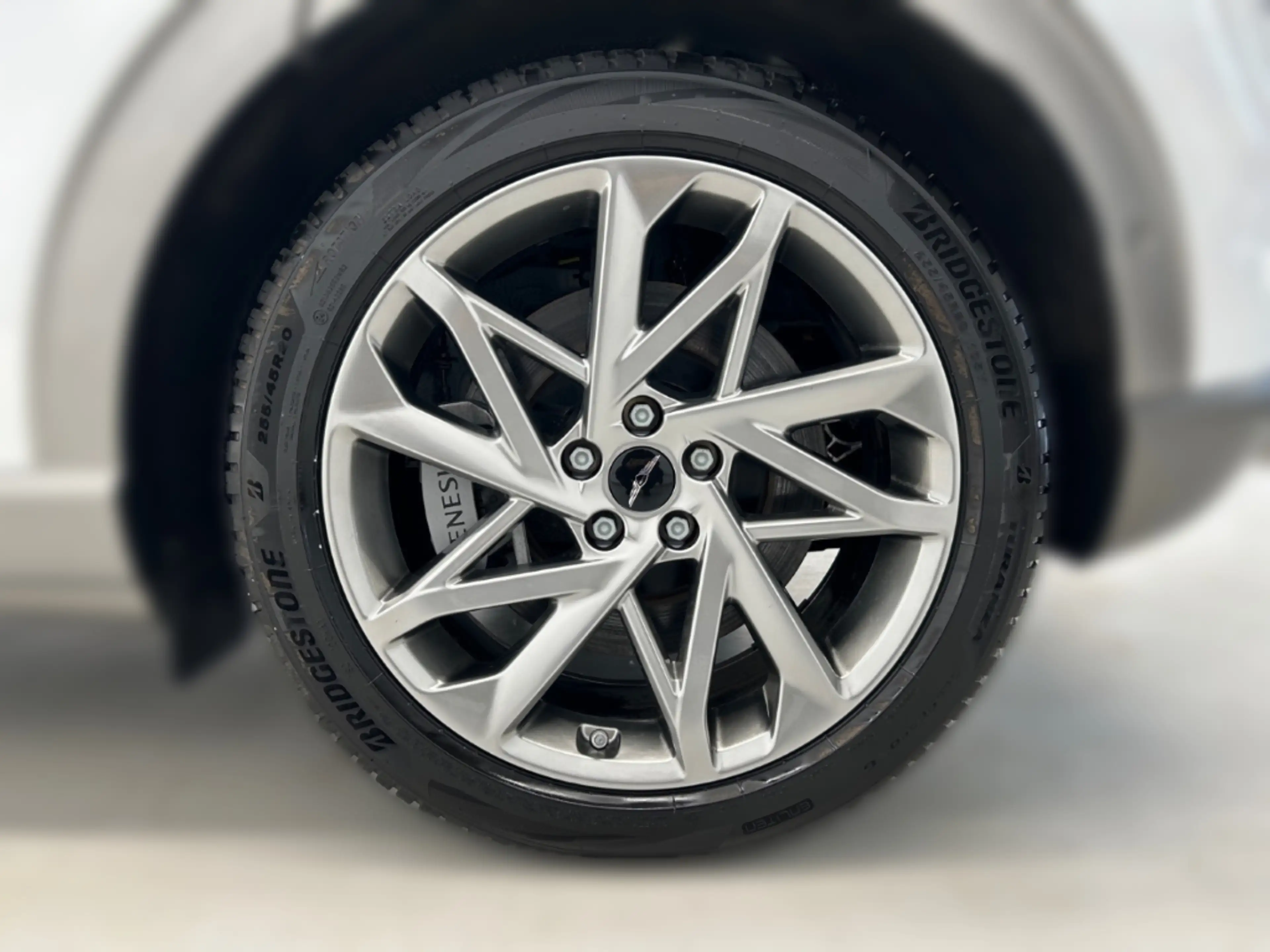 Genesis GV60 Sport Elektro 4WD Sportpaket Panorama Memory Sitze — photo 9