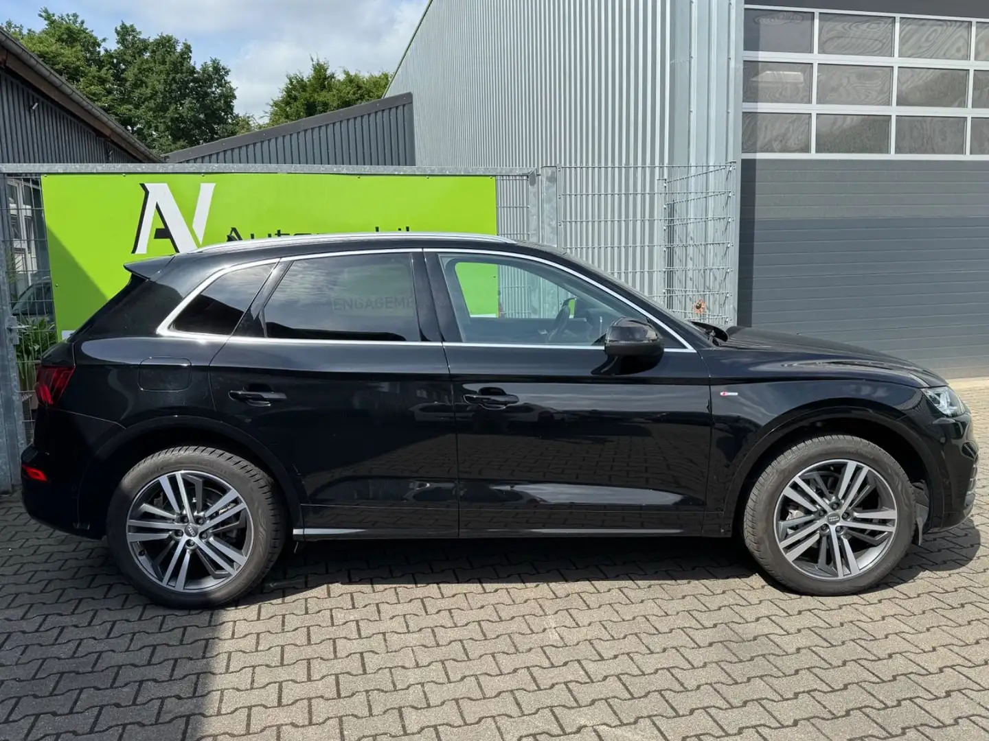 Audi Q5 quattro sport Sline, Matrix-LED, AHK, Digi-Co Schwarz - 2