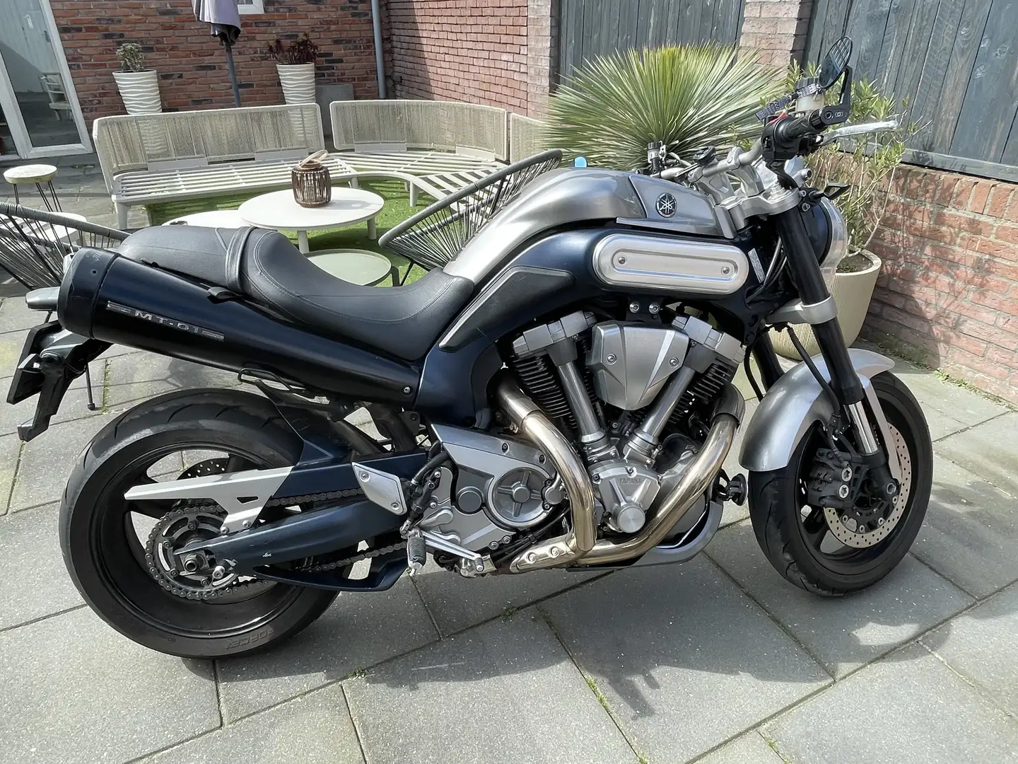 Yamaha MT-01 Azul - 1