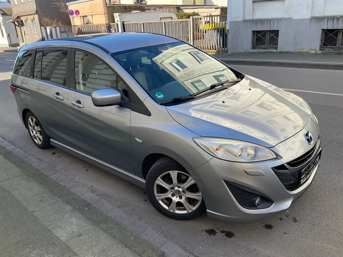 Mazda 5 2.0 MZR Autom. 7-Sitzer,Xenon,Navi,LEDER,PDC Argintiu - 1