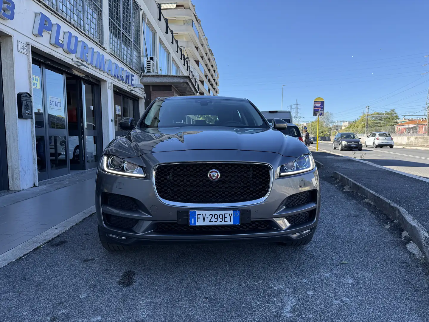 Jaguar F-Pace 2.0 R-SPORT AWD 180 CV Grigio - 1