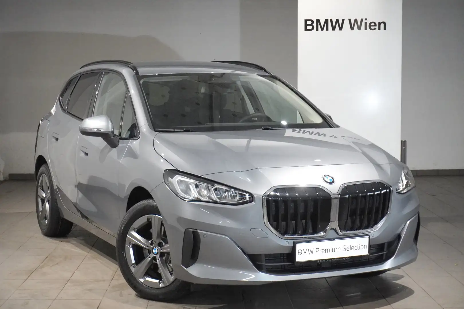 BMW 218 i Grau - 1