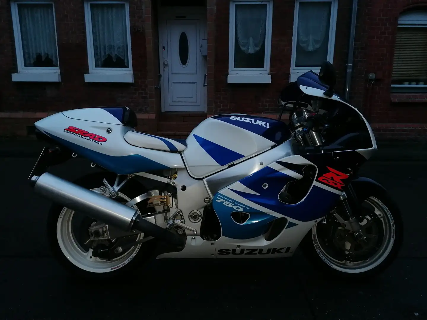 Suzuki GSX-R 750 S-Rad Blanc - 2