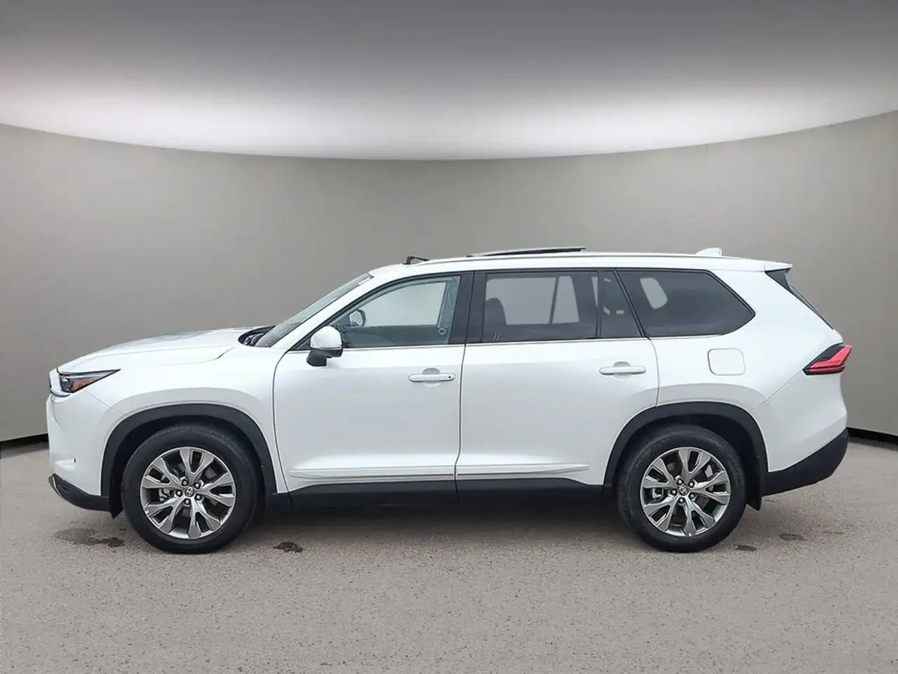 Toyota Grand Highlander снимка Toyota Grand Highlander