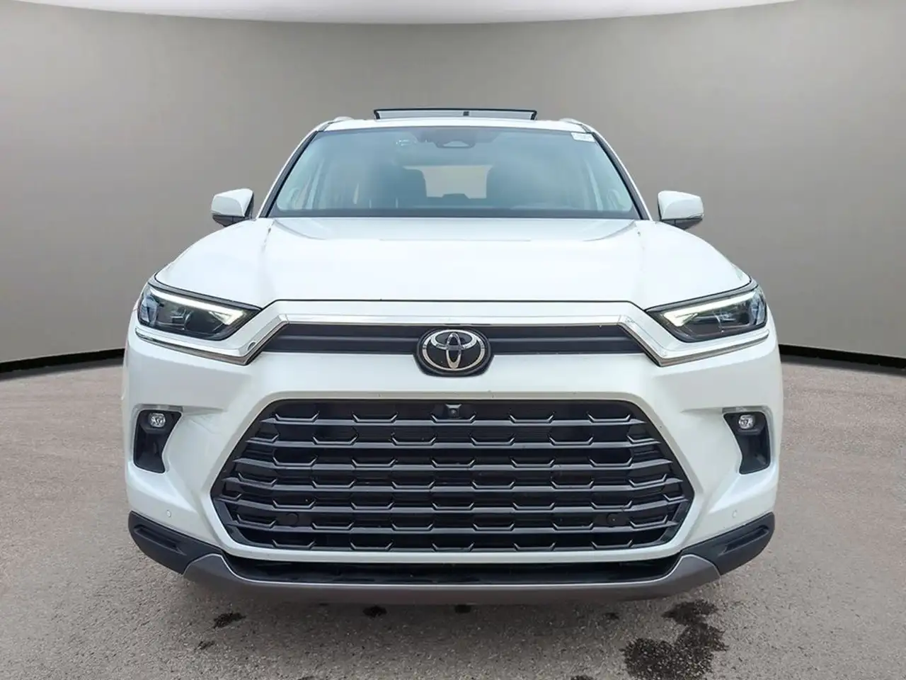 Toyota Grand Highlander снимка Toyota Grand Highlander