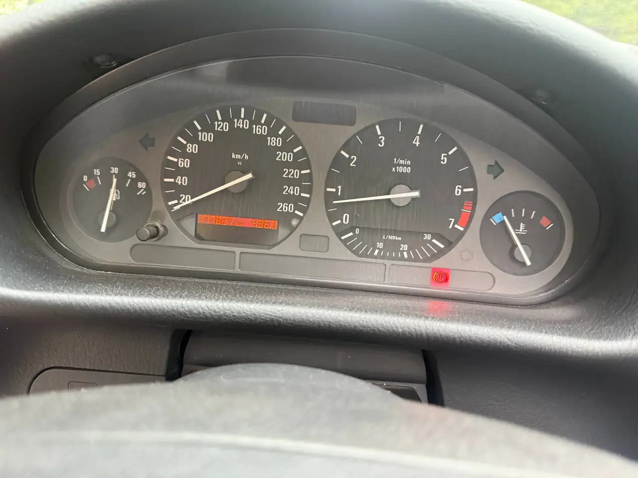 BMW 325i, foto 6