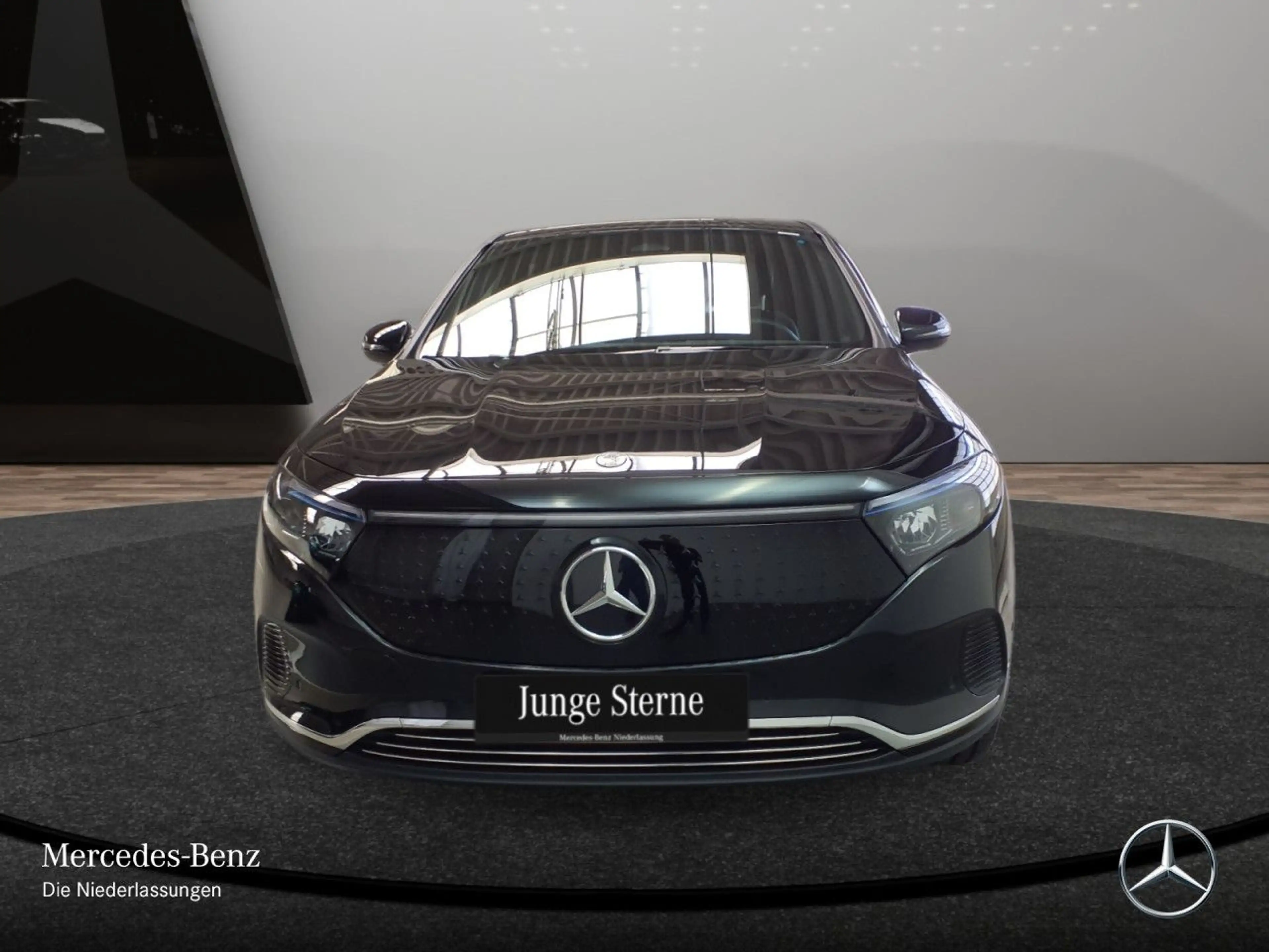 Mercedes-Benz EQA 300 4M PROG+ADVANCED+KAMERA+SPUR — photo 3