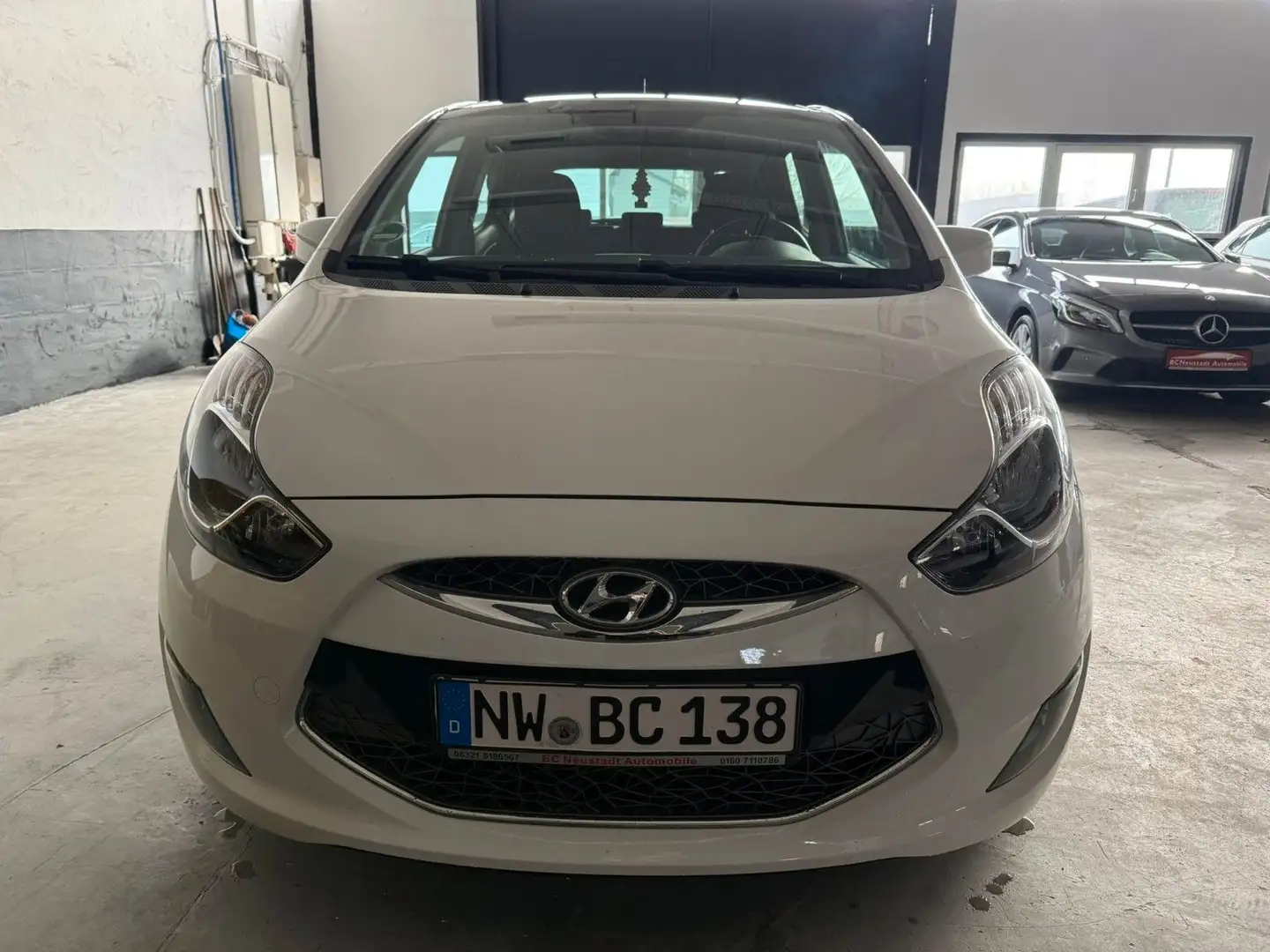 Hyundai iX20 1.6 CRDi blue drive Euro5 PanoramaDach Blanc - 2