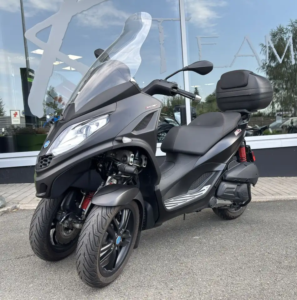 Piaggio MP3 300