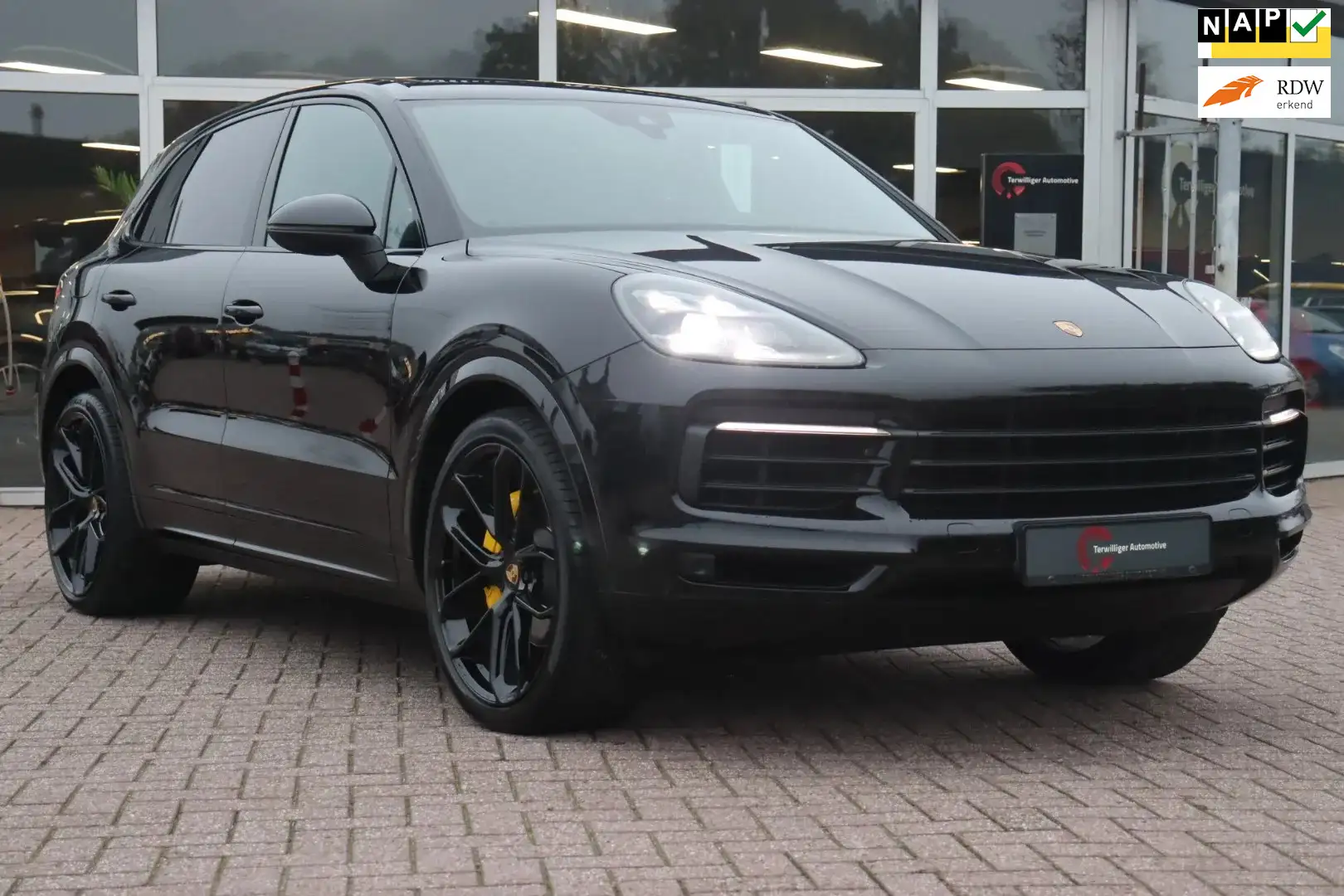 Porsche Cayenne 3.0 | PANO | MATRIX | CHRONO | SPORTSTOELEN | BOSE Černá - 1