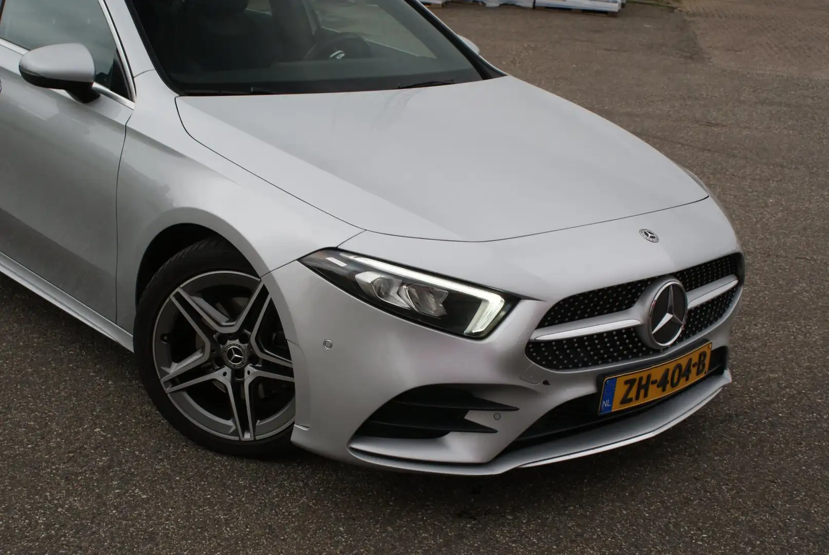 Mercedes-Benz A 180 d ///AMG Pakket | Pano | Prijs Incl BTW | Org NL A Grijs - 2
